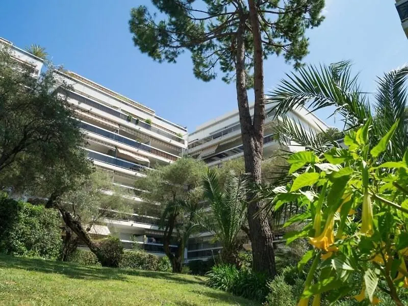 Studio Cabine 4P Juan-Les-Pins Pierre&Vacances Antibes Apartment